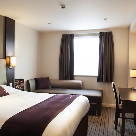 Premier Inn Watford Central Εξωτερικό φωτογραφία