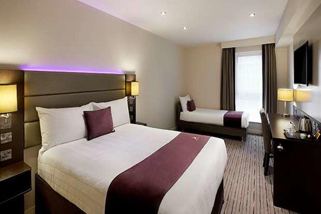 Premier Inn Watford Central Εξωτερικό φωτογραφία