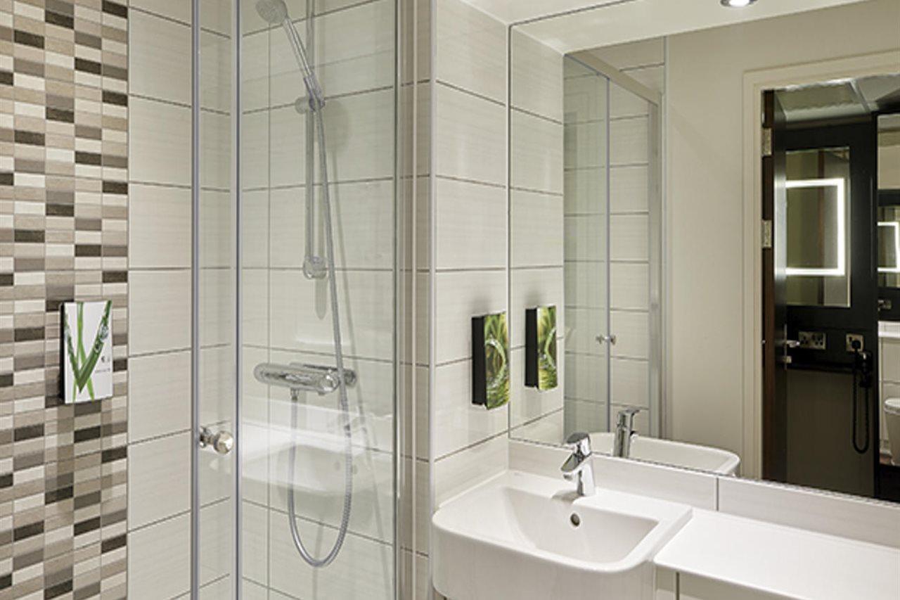 Premier Inn Watford Central Εξωτερικό φωτογραφία