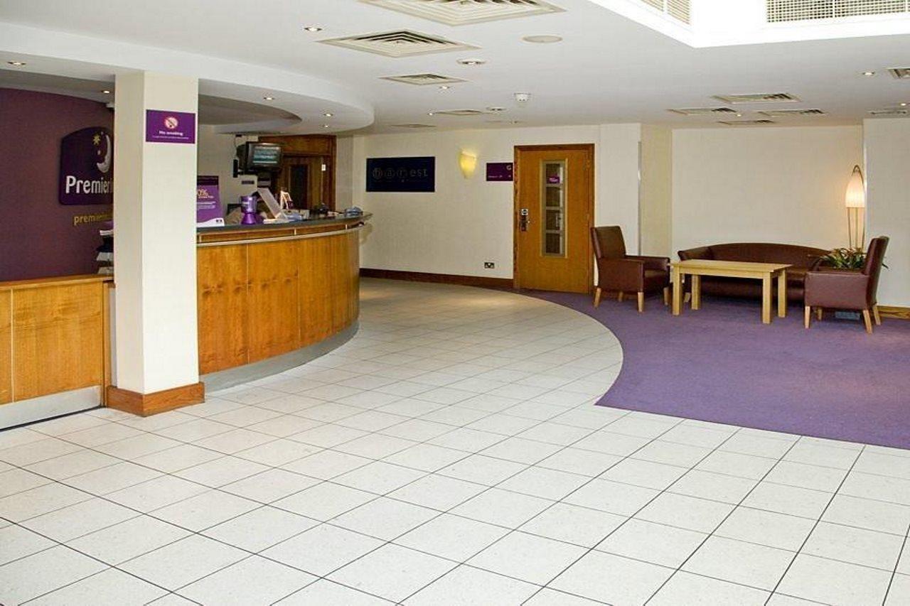 Premier Inn Watford Central Εξωτερικό φωτογραφία