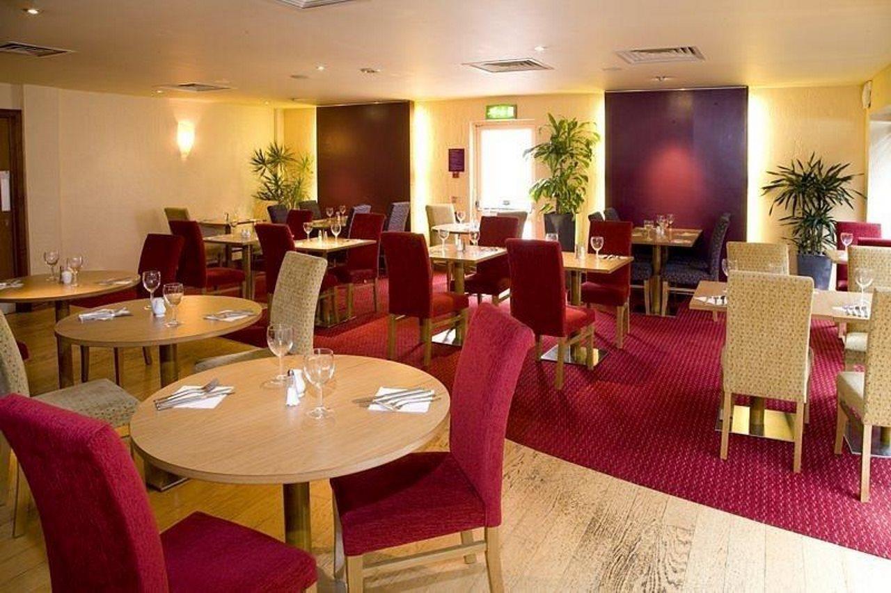 Premier Inn Watford Central Εξωτερικό φωτογραφία