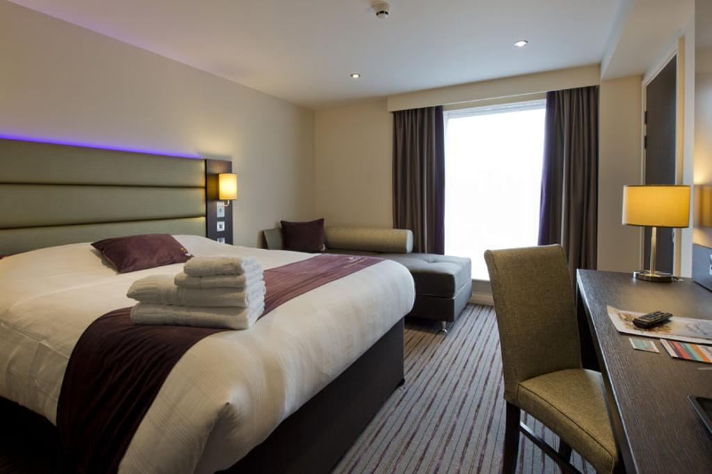 Premier Inn Watford Central Εξωτερικό φωτογραφία