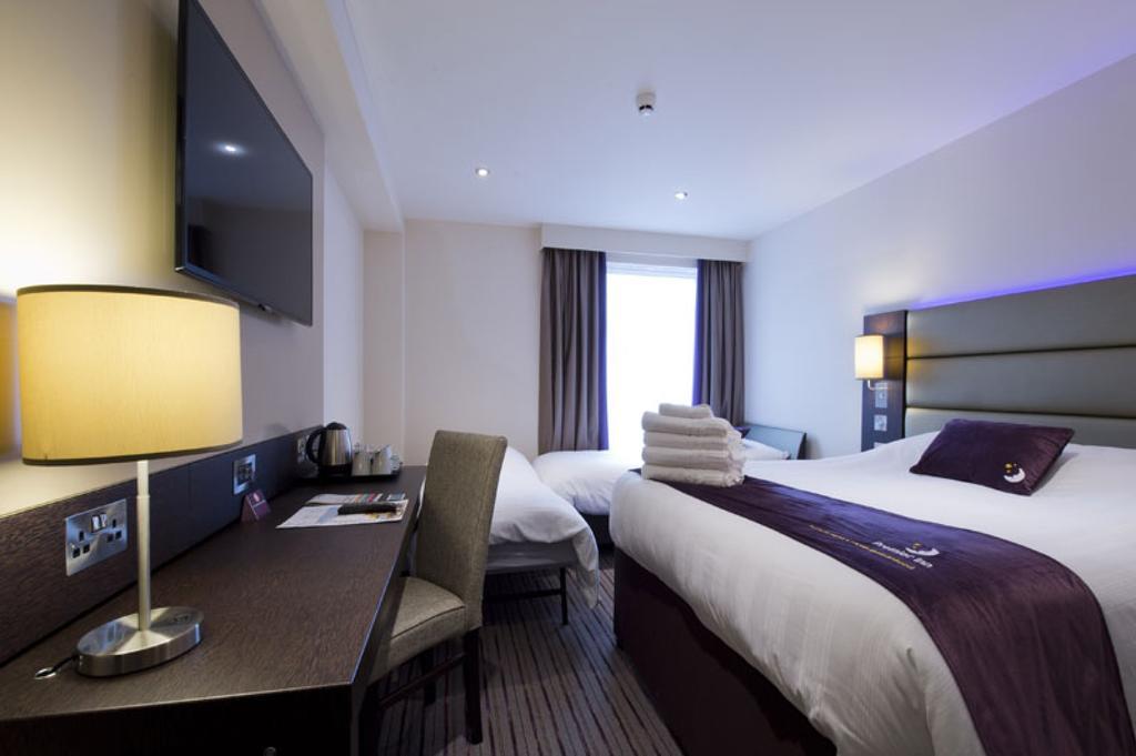 Premier Inn Watford Central Εξωτερικό φωτογραφία