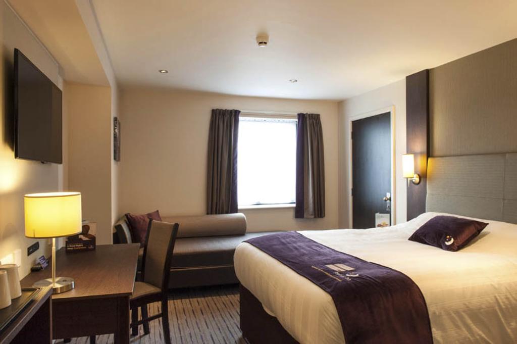 Premier Inn Watford Central Εξωτερικό φωτογραφία