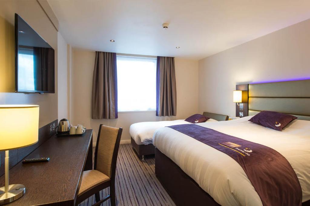 Premier Inn Watford Central Εξωτερικό φωτογραφία