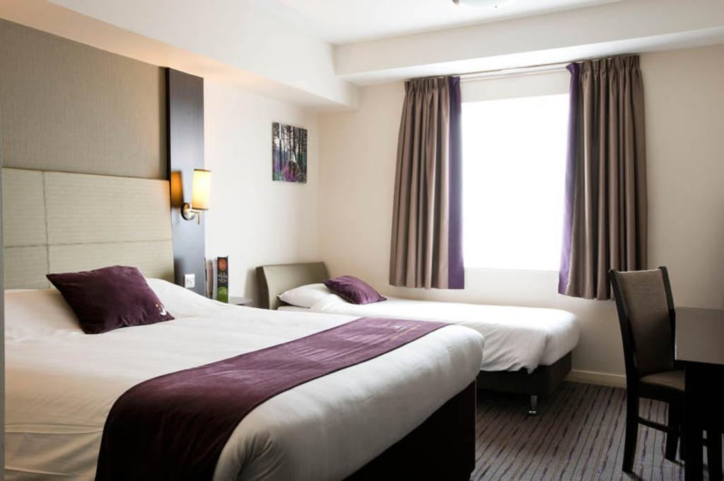 Premier Inn Watford Central Εξωτερικό φωτογραφία